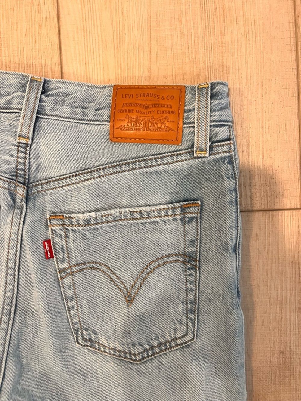 Levi's woman’s straight ribcage jeans 26 - Picture 5 of 6